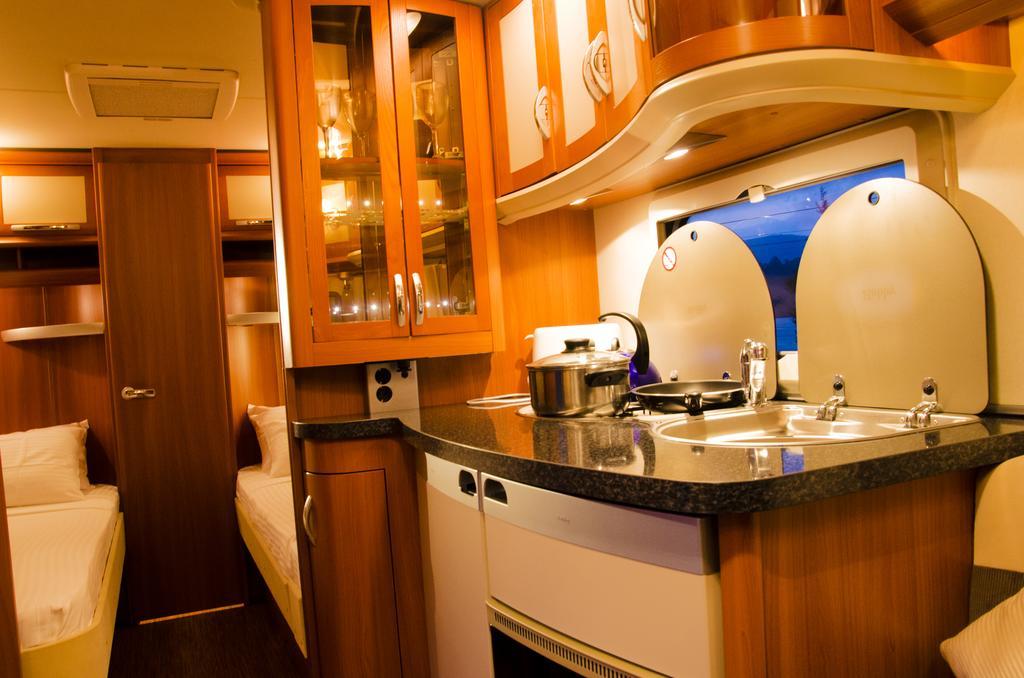 נוארה אליה Go Outdoors Caravan Park מראה חיצוני תמונה
