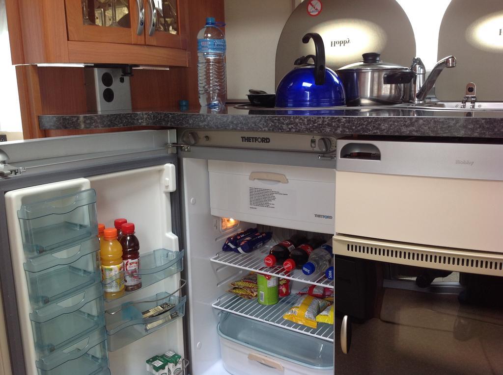 נוארה אליה Go Outdoors Caravan Park מראה חיצוני תמונה
