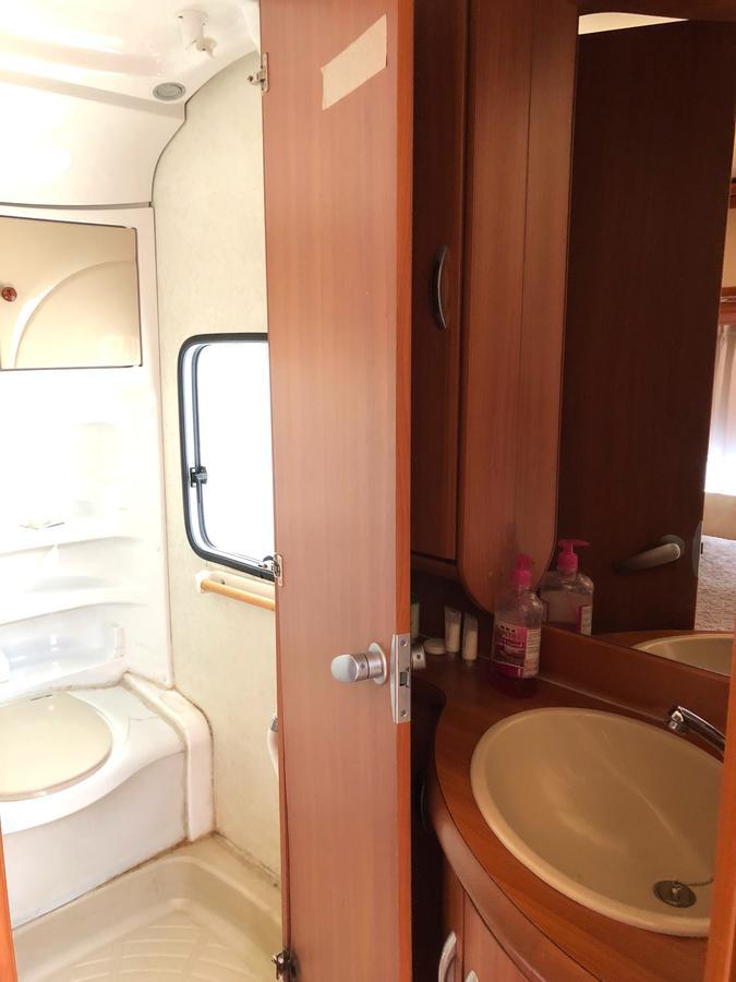 נוארה אליה Go Outdoors Caravan Park מראה חיצוני תמונה