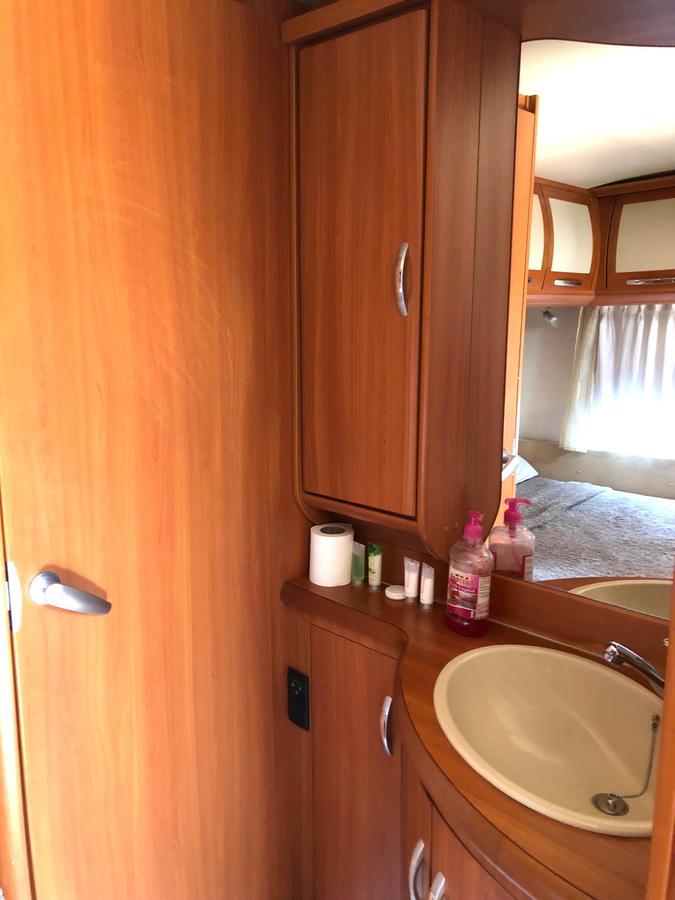 נוארה אליה Go Outdoors Caravan Park מראה חיצוני תמונה